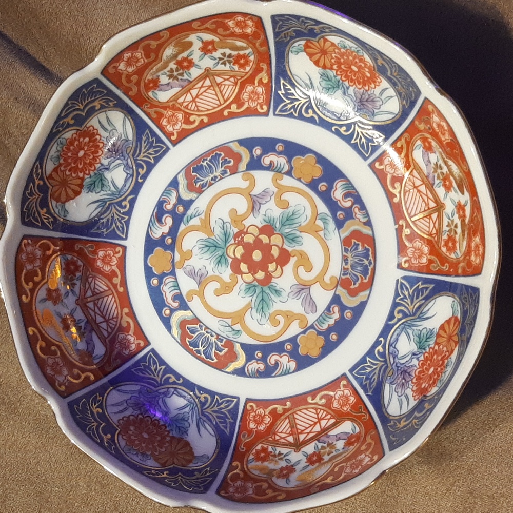 20th cent. Imari bowl